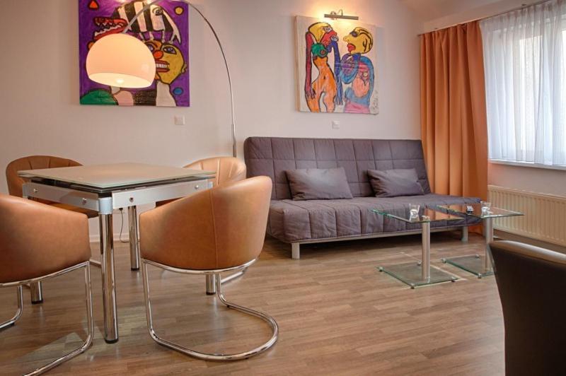 H&H Apartments Im Herzen Der Stadt In Der Lange Strasse Geraeumig Ruhig Mit Kueche Und Esstisch ไกรฟ์สวัลด์ ภายนอก รูปภาพ