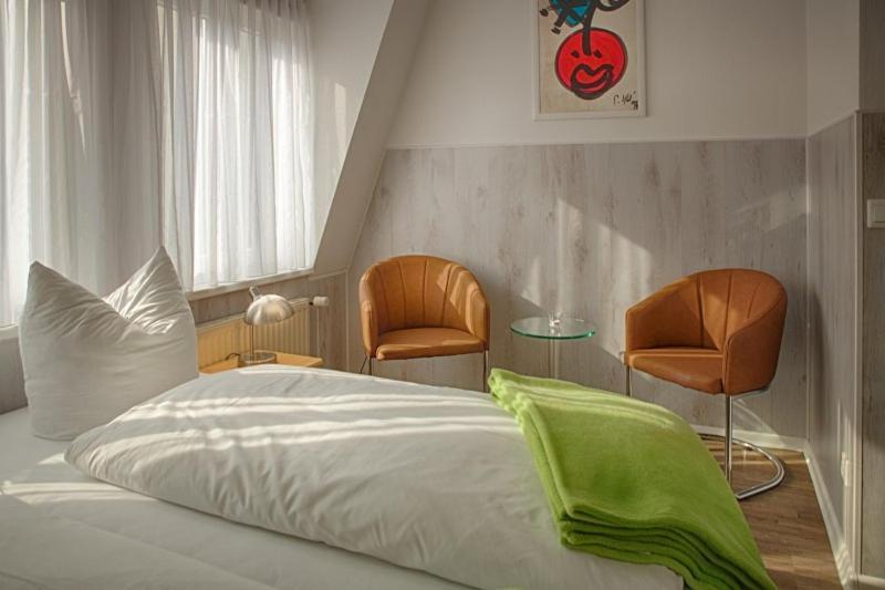 H&H Apartments Im Herzen Der Stadt In Der Lange Strasse Geraeumig Ruhig Mit Kueche Und Esstisch ไกรฟ์สวัลด์ ภายนอก รูปภาพ