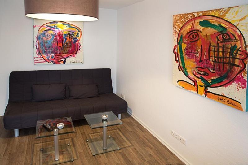 H&H Apartments Im Herzen Der Stadt In Der Lange Strasse Geraeumig Ruhig Mit Kueche Und Esstisch ไกรฟ์สวัลด์ ภายนอก รูปภาพ