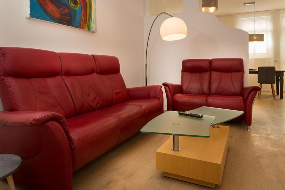 H&H Apartments Im Herzen Der Stadt In Der Lange Strasse Geraeumig Ruhig Mit Kueche Und Esstisch ไกรฟ์สวัลด์ ภายนอก รูปภาพ